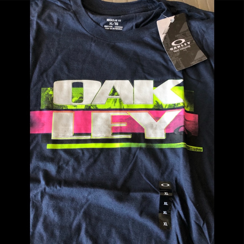 Mens Oakley T-Shirt XL NWT